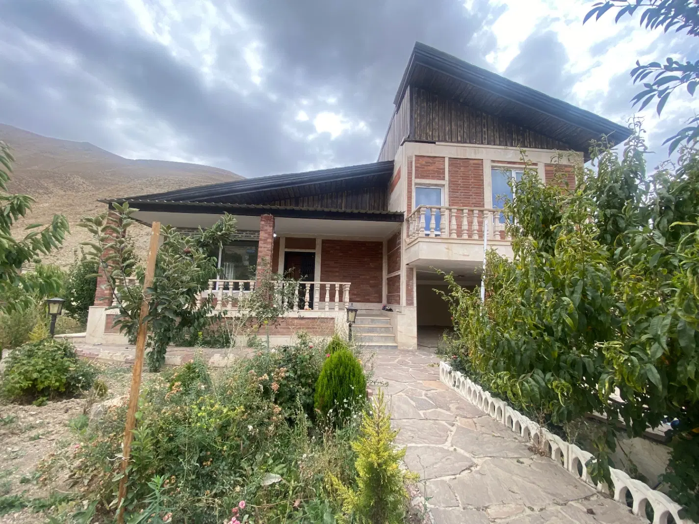 باغ با سند تک برگ عرصه و عیان روستای گردشگری لاسم