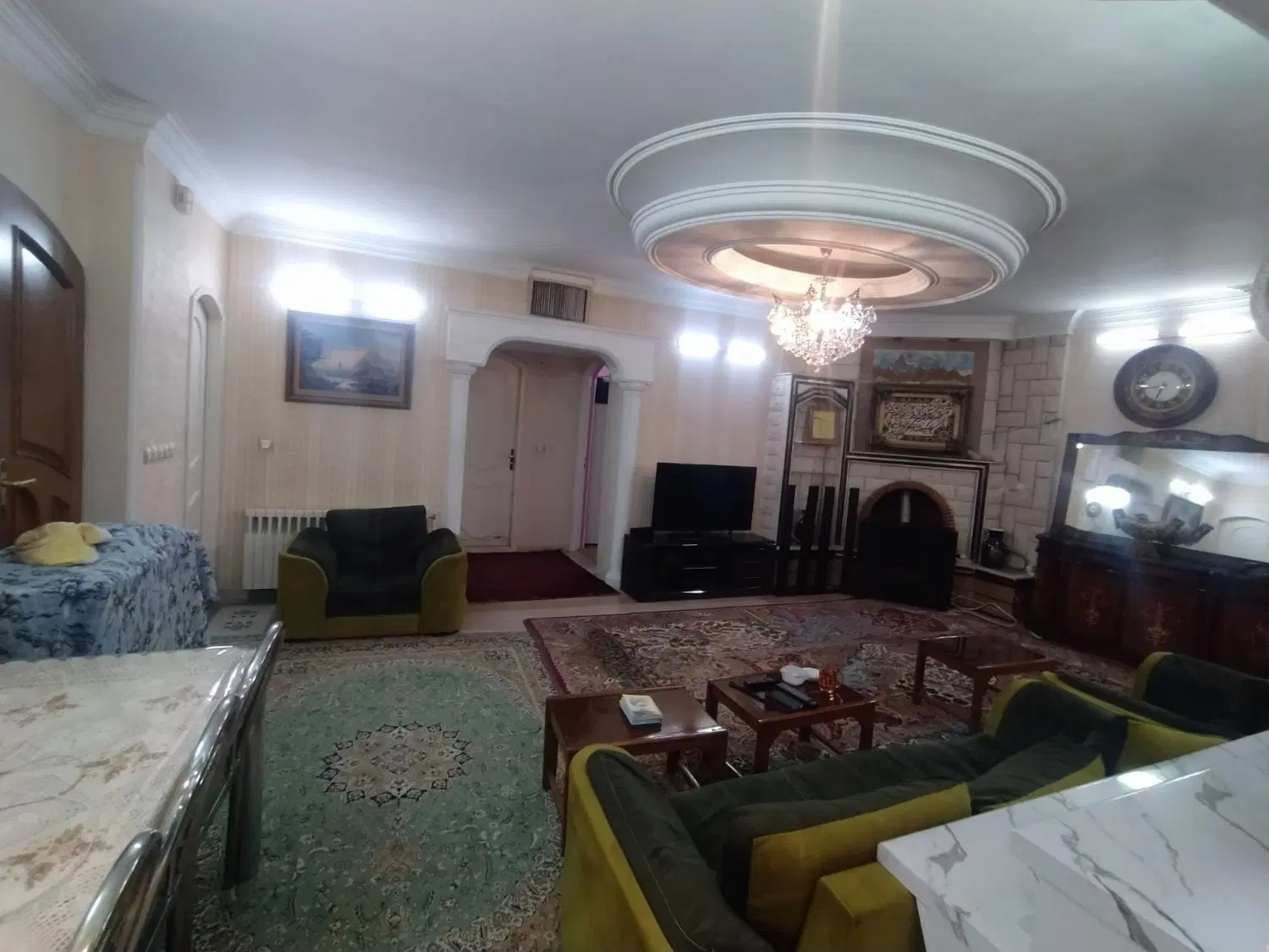 ۱۰۵ متر  دانش اموز  .بین فرهنگ و معلم