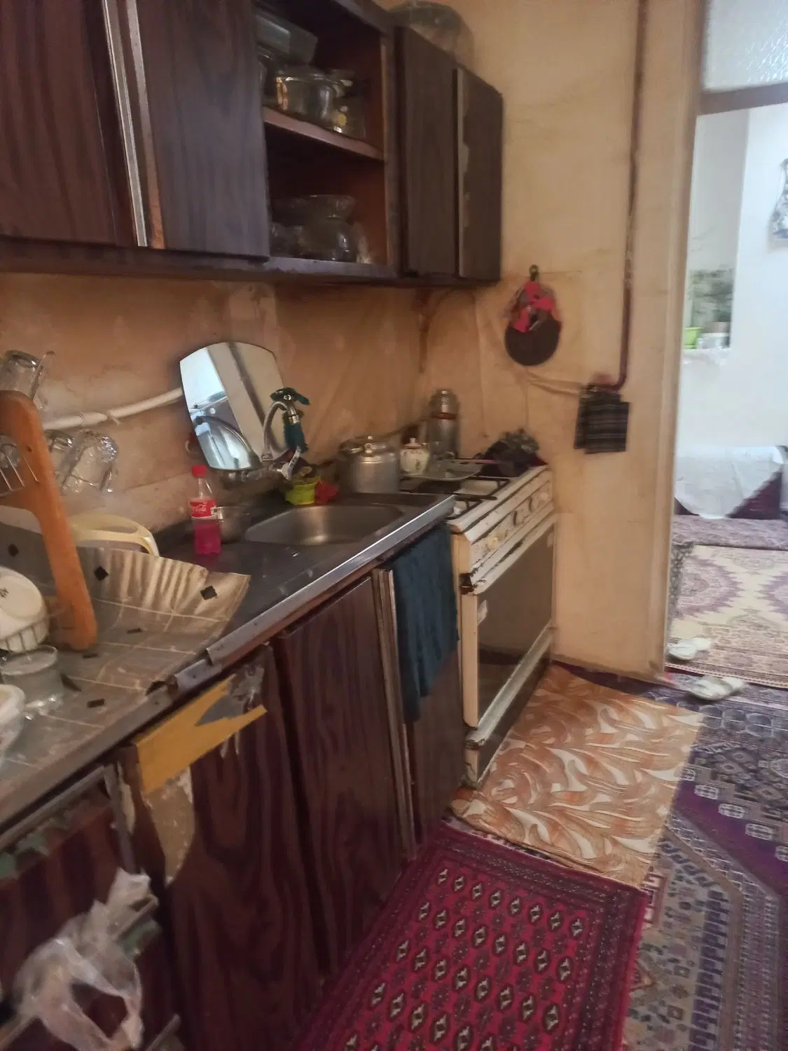 منزل مسکونی و مغازه