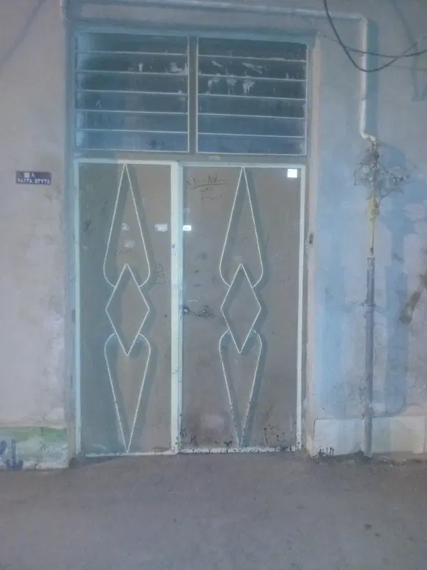 خانه هم کف شصت متری درب سختمان