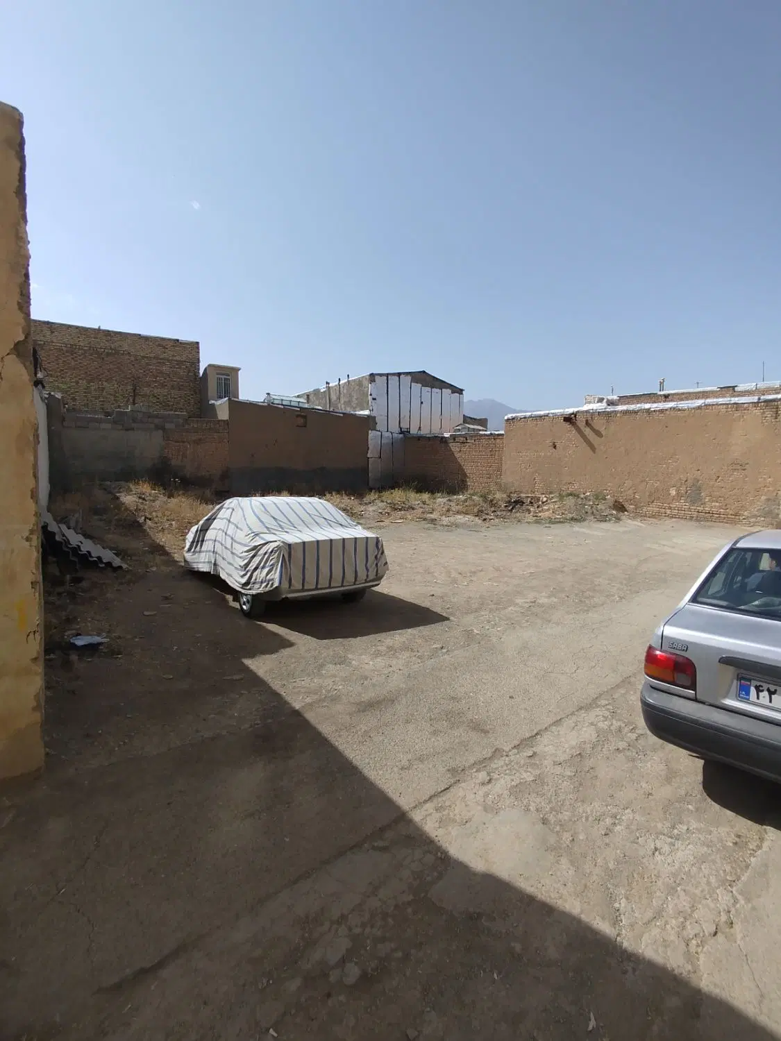 زمین فروشی