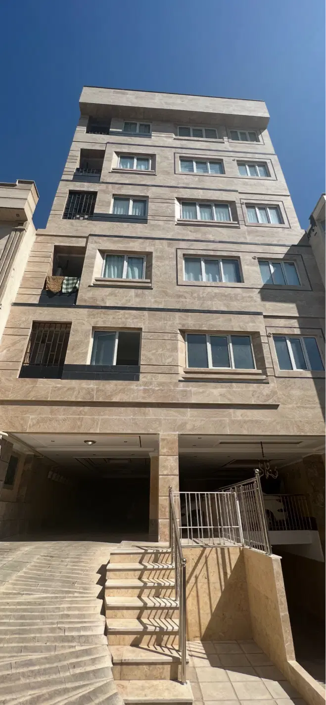 ۸۳متر دوخوابه فول امکانات تاپ لوکیشن
