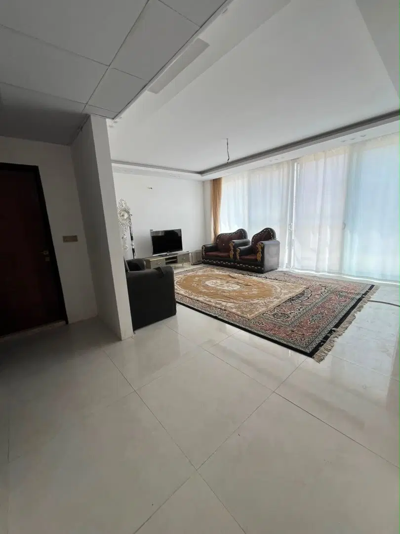 اجاره اپارتمان روزانه طبقه همکف حیاط دار