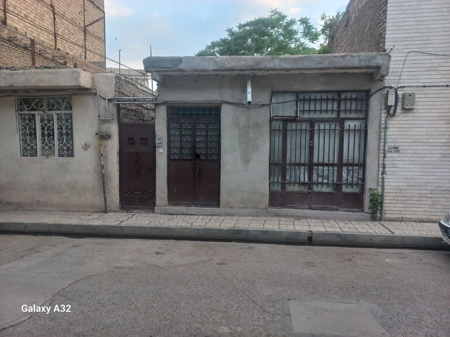 دو باب منزل مسکونی ویلایی