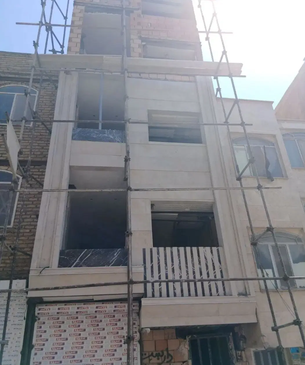 واحد ۷۵ متری گلبرگ چهار