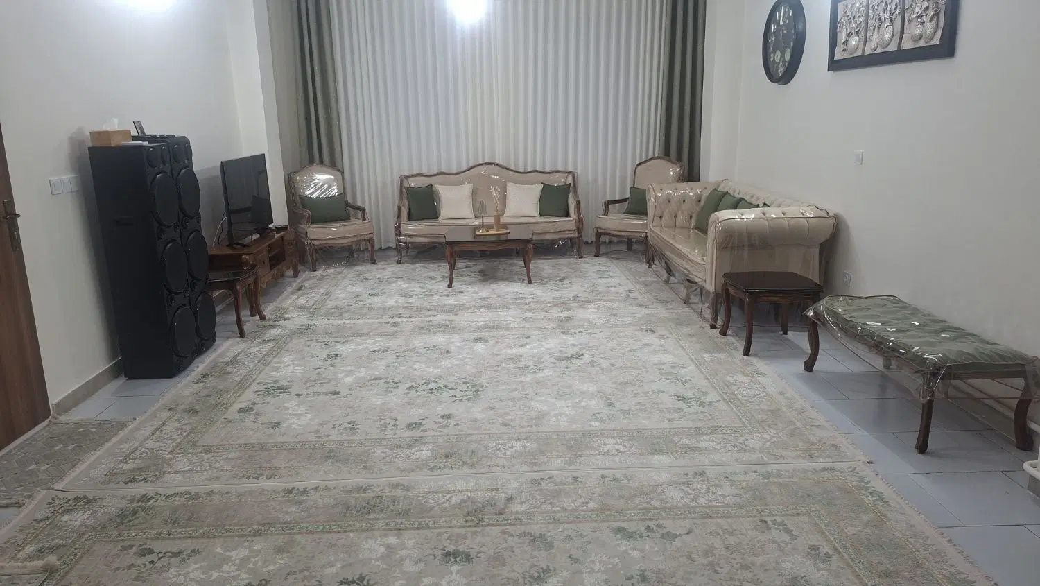 آپارتمان سه طبقه گلستان