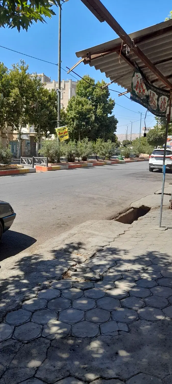 ملک تجاری