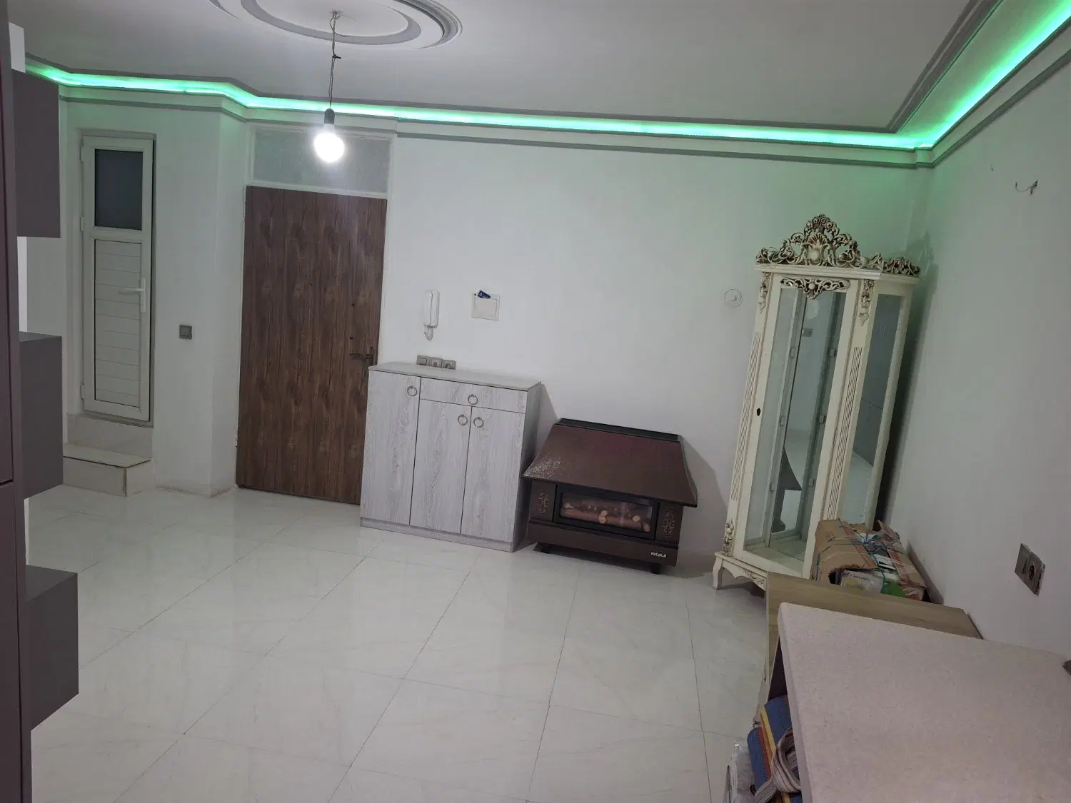 واحد طبقه ۲ بر خیابان اصلی بنی نجار