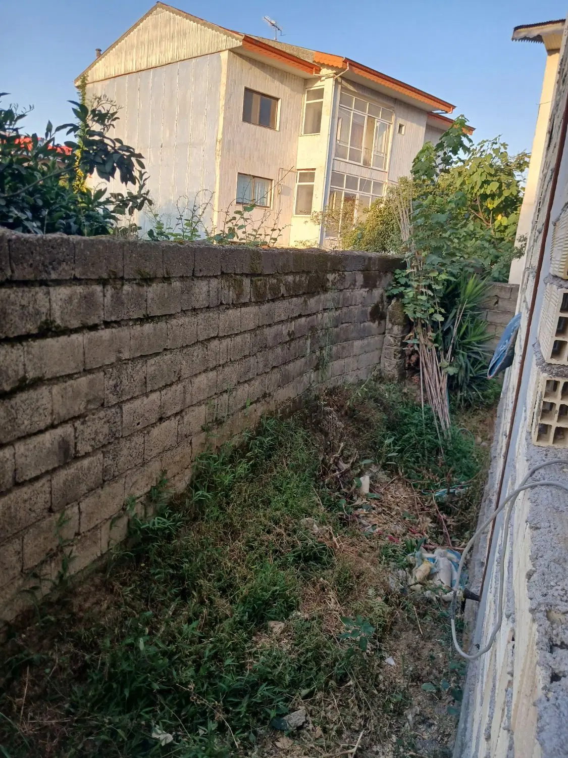 ۹۷ متر
