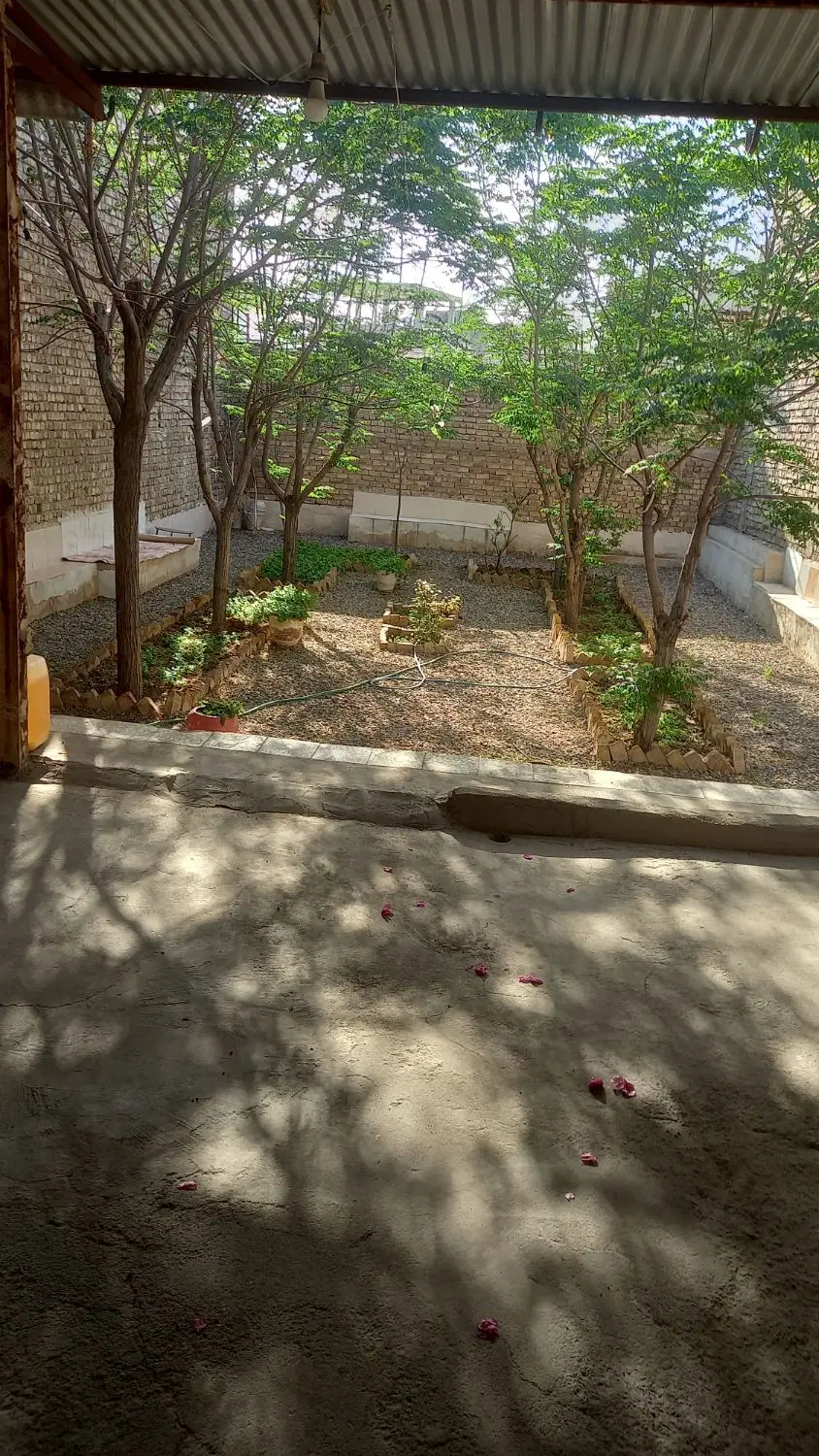 زمین فروشی