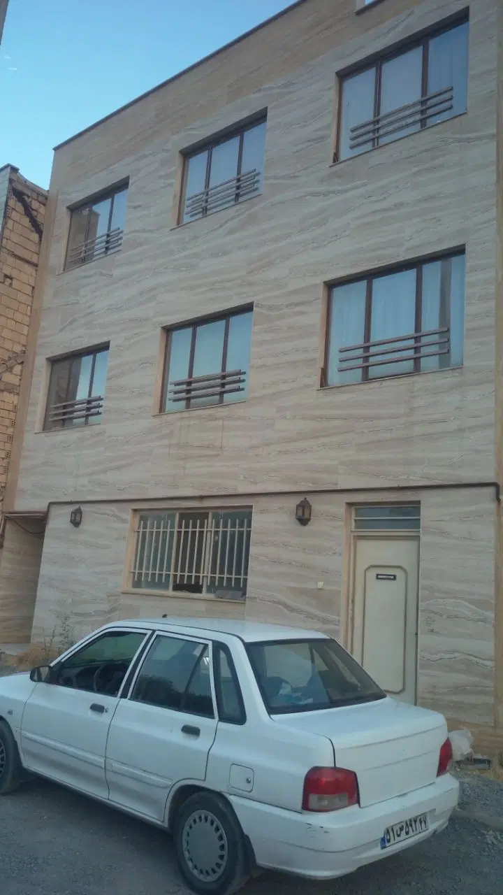 مسکونی ابتدای حاجی اباد
