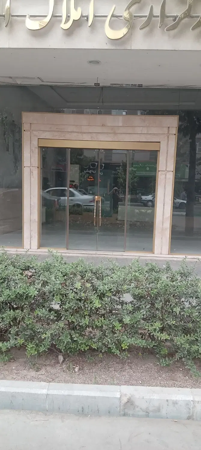 ۴۰ متر مغازه تجاری حاشیه خیابان فلاحی