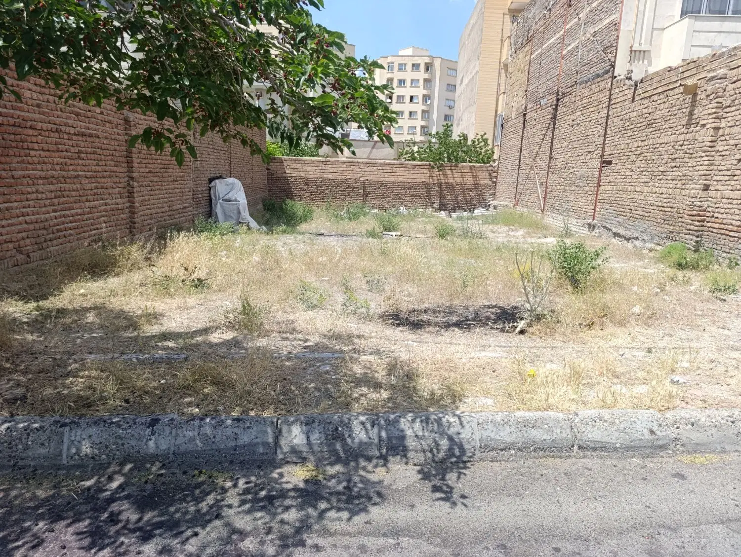 قطعه 230متر در فاز یک محله یک سهند