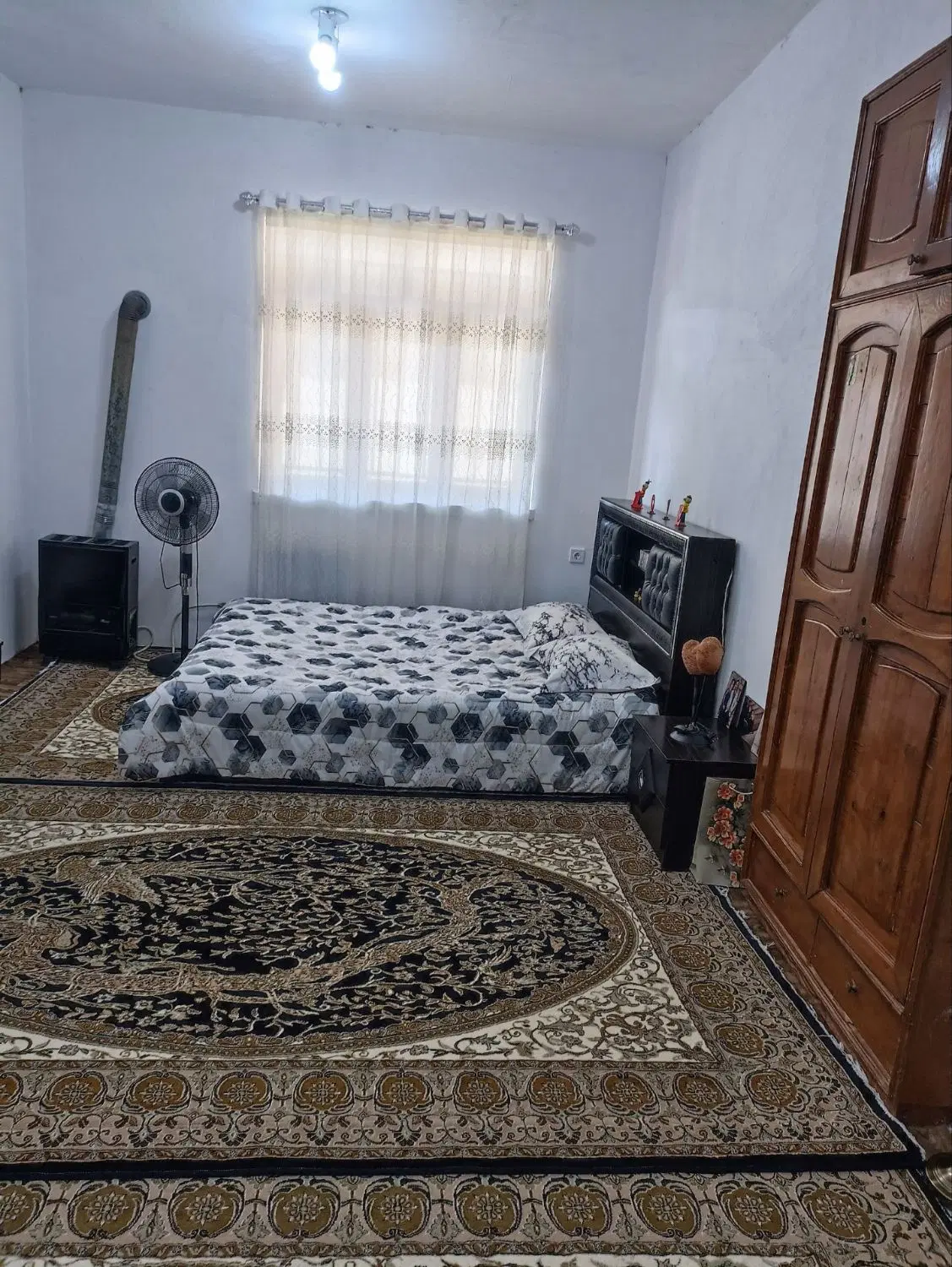یک باب خانه ویلایی زیربنا۸۵مترومحوطه۳۱۰ متر سنددار