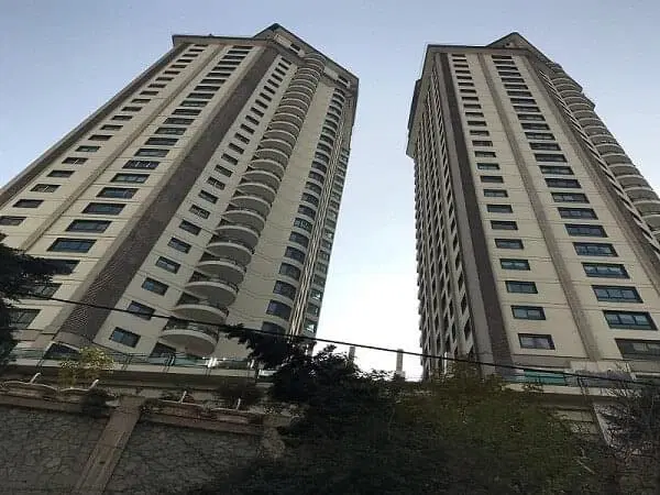 زمین  برج مسکونی                      با تراکم ۱۷