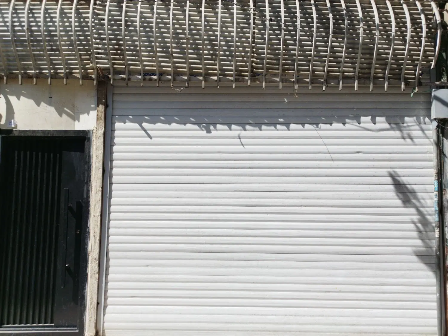 ویلایی اپارتمانی_ 240متری_در۳طبقه_ماشین رو_لوکس