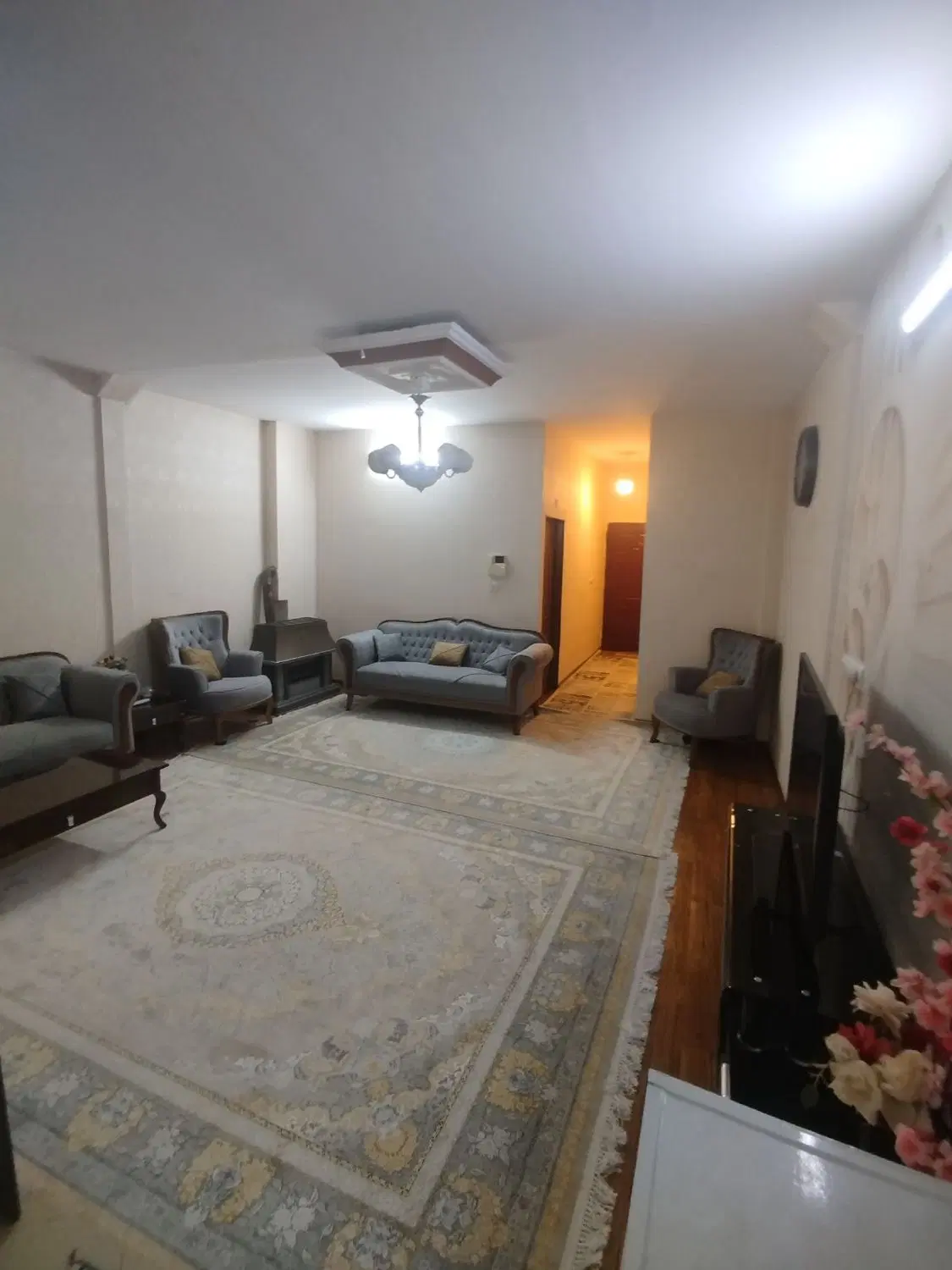 آپارتمان 85 با پارکینگ و آسانسور عبدالمطلب خ لاله