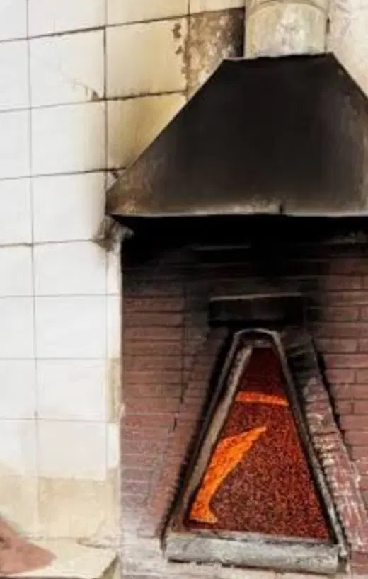 مغازه سنگک پزی سنتی