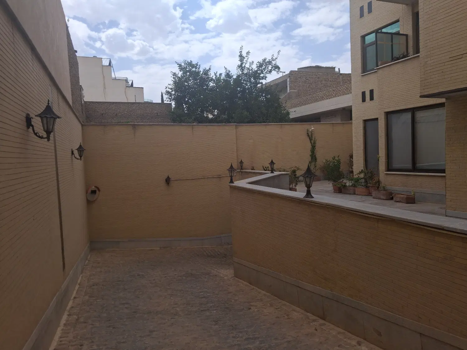 واحد مسکونی ۱۲۰ متری