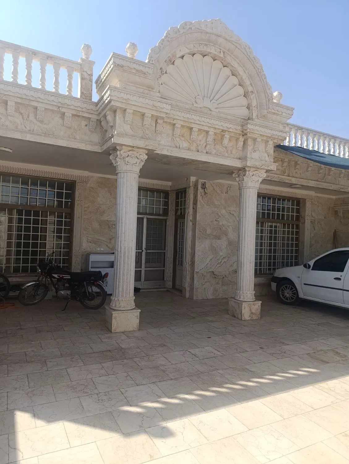 جابجایی منزل مسکونی واقع در زرند با کرمان