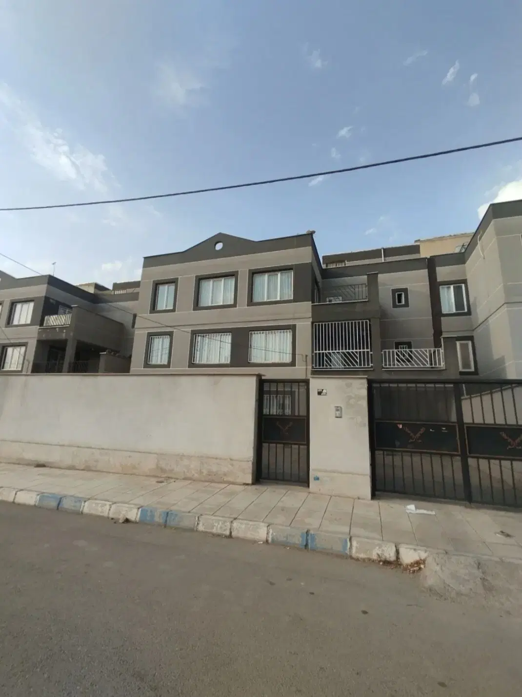 ویلای مدرن در شهرک پامچال_نزدیک مترو_مهستان