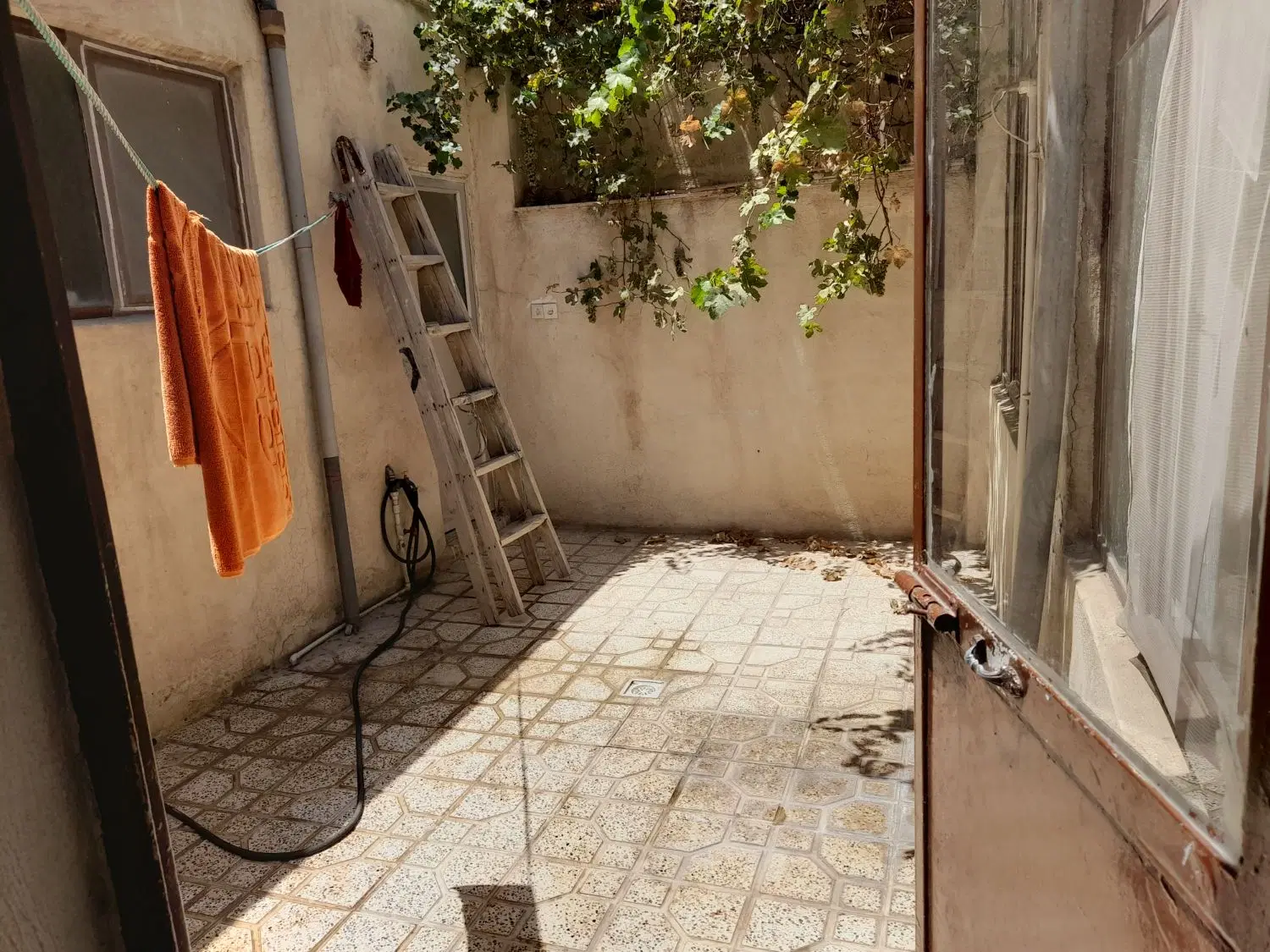 خانه ویلایی حیات دار شهرک قدس