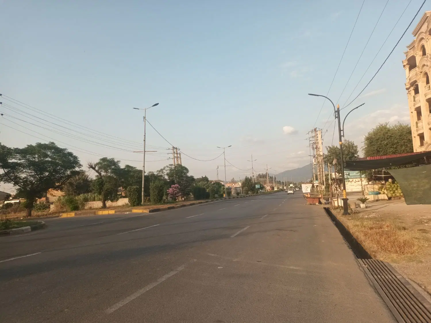 550متر تجاری مسکونی روبرو دانشگاه آزاد