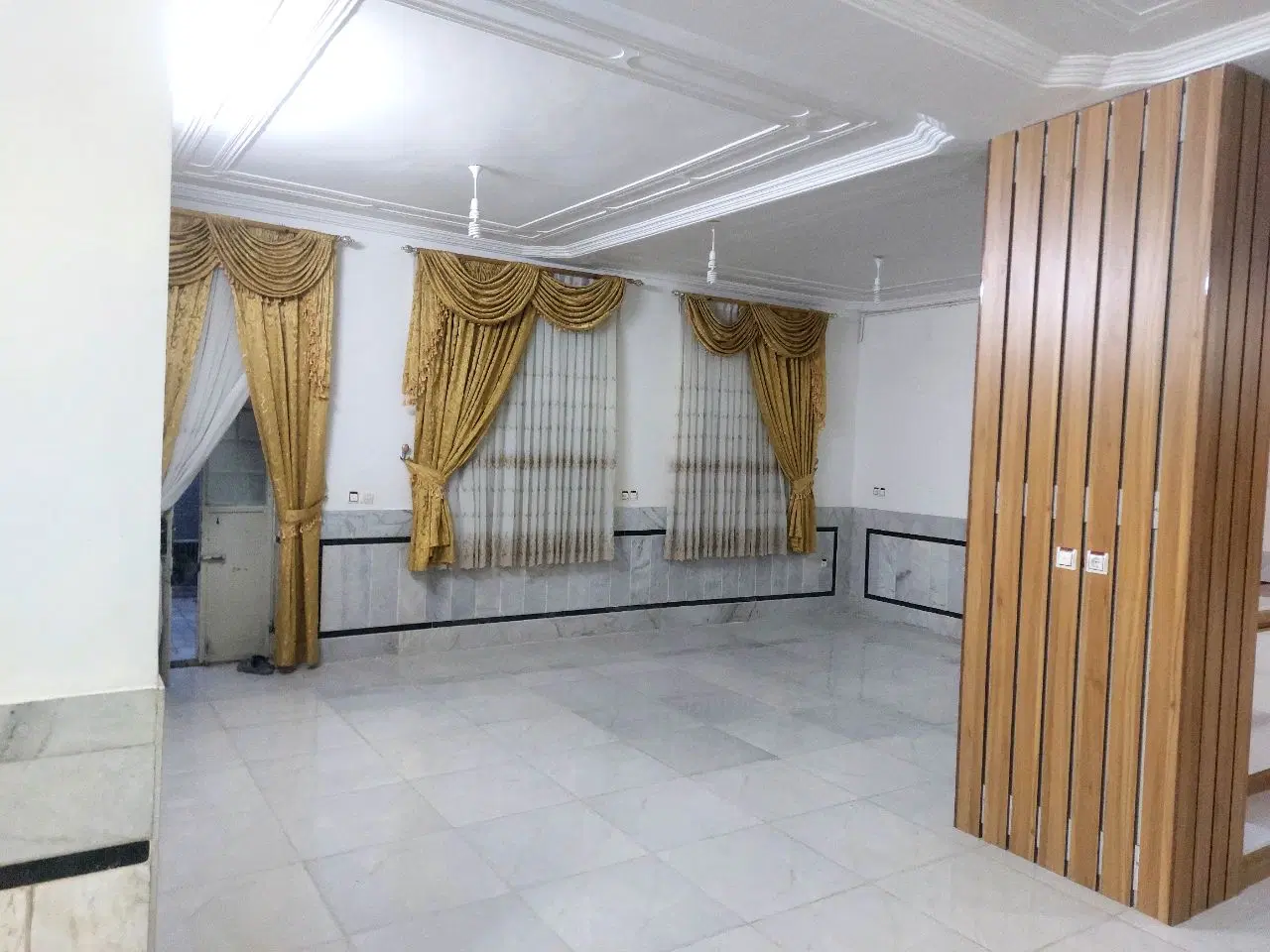آپارتمان ۱۲۰ متری  خیابان البرز ۴۳