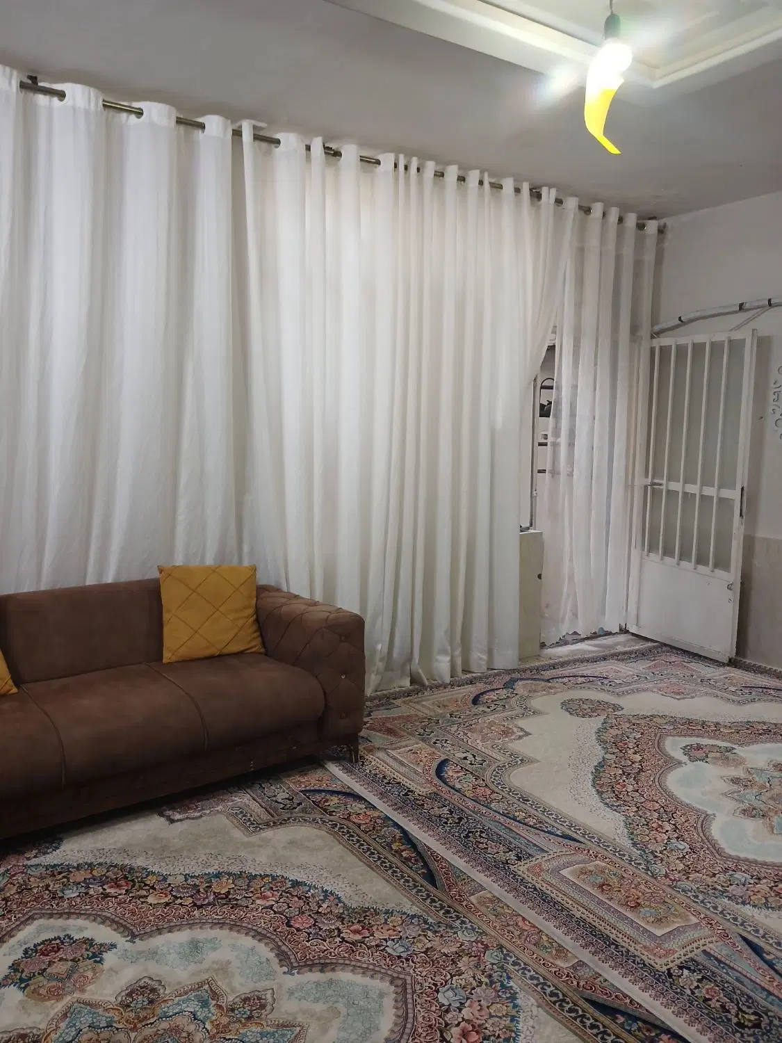 خانه دو طبقه ونیم