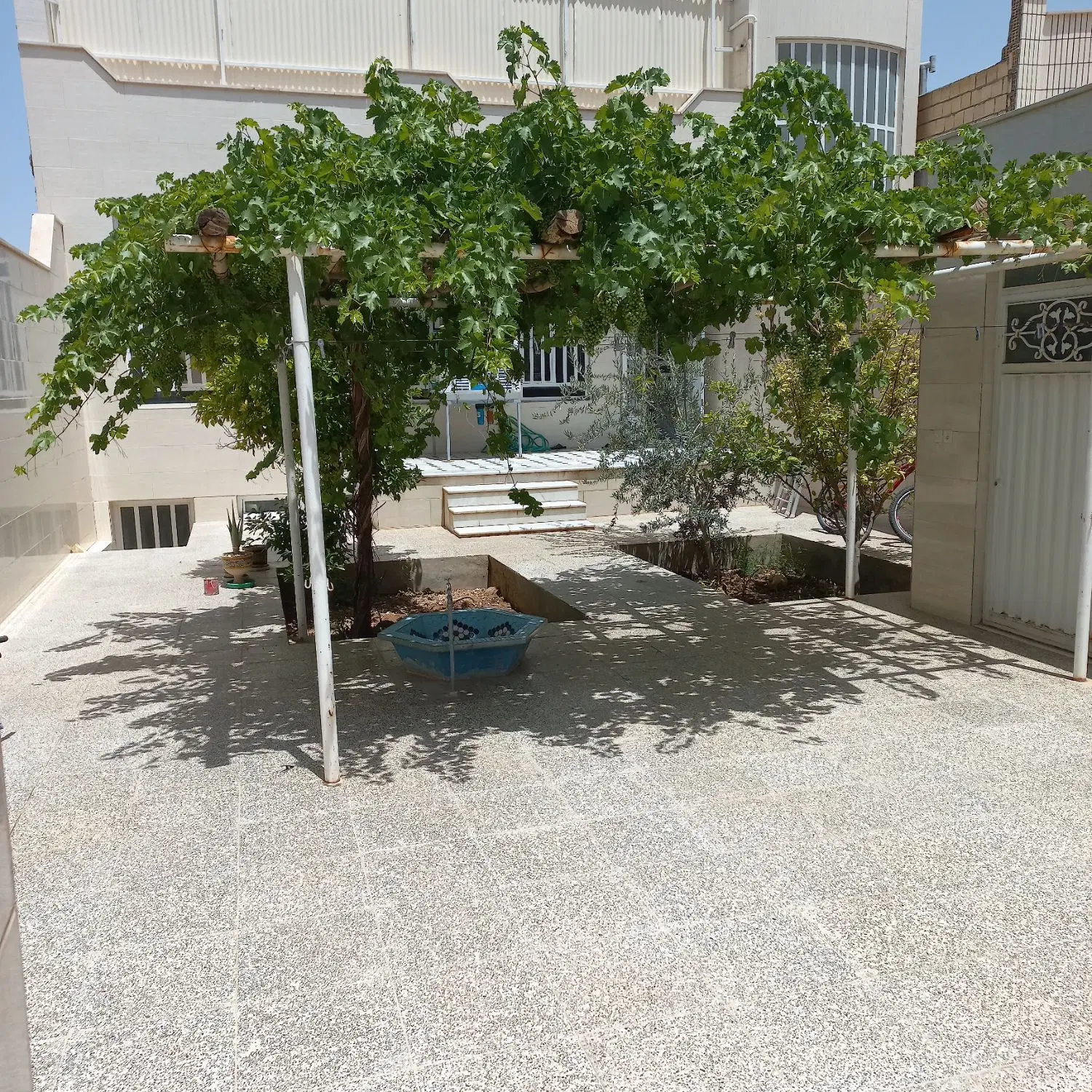 اجاره منزل سه خواب مستقل همکف