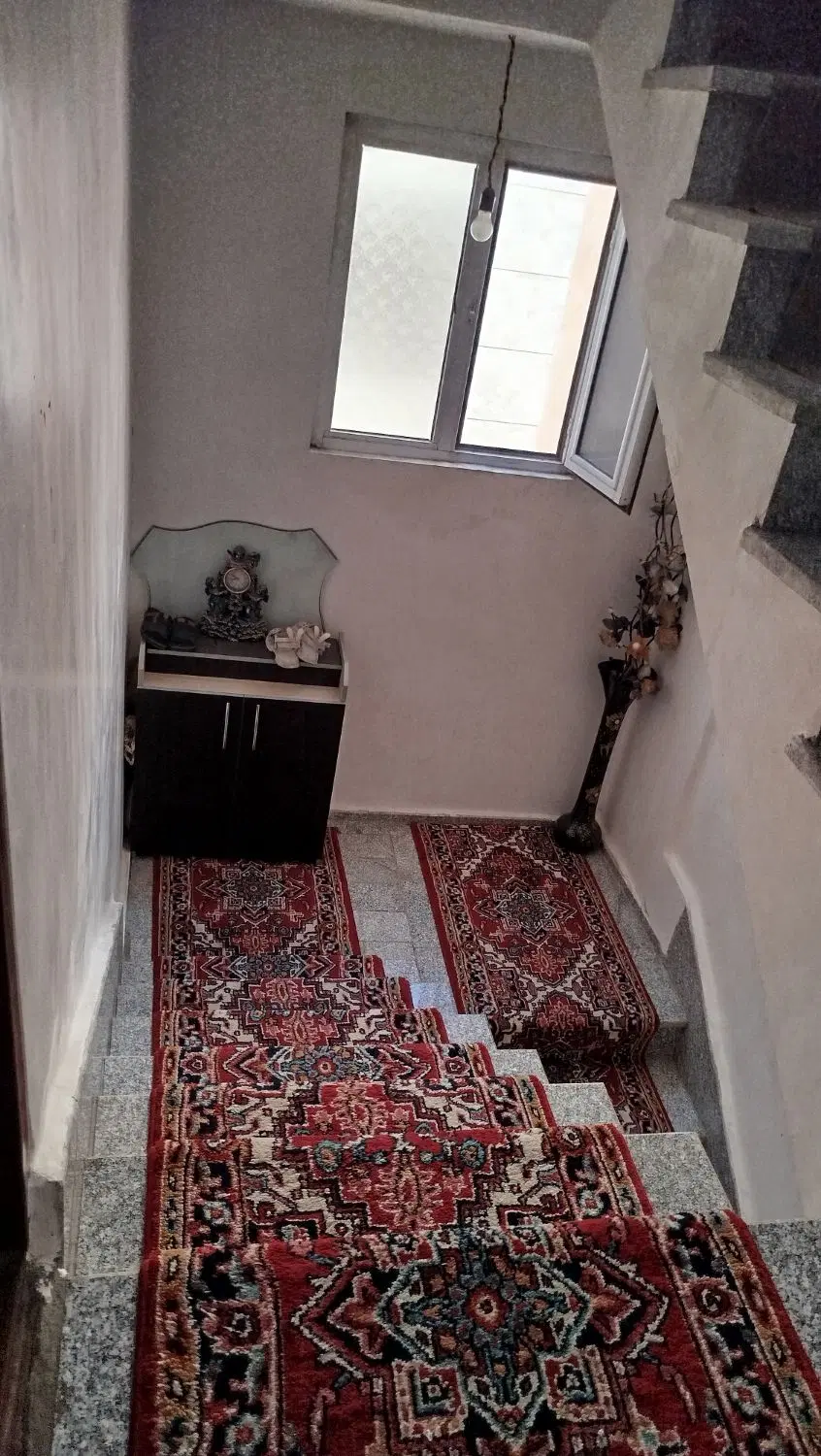 یک واحد آپارتمان در خیابان عباسی توانیر