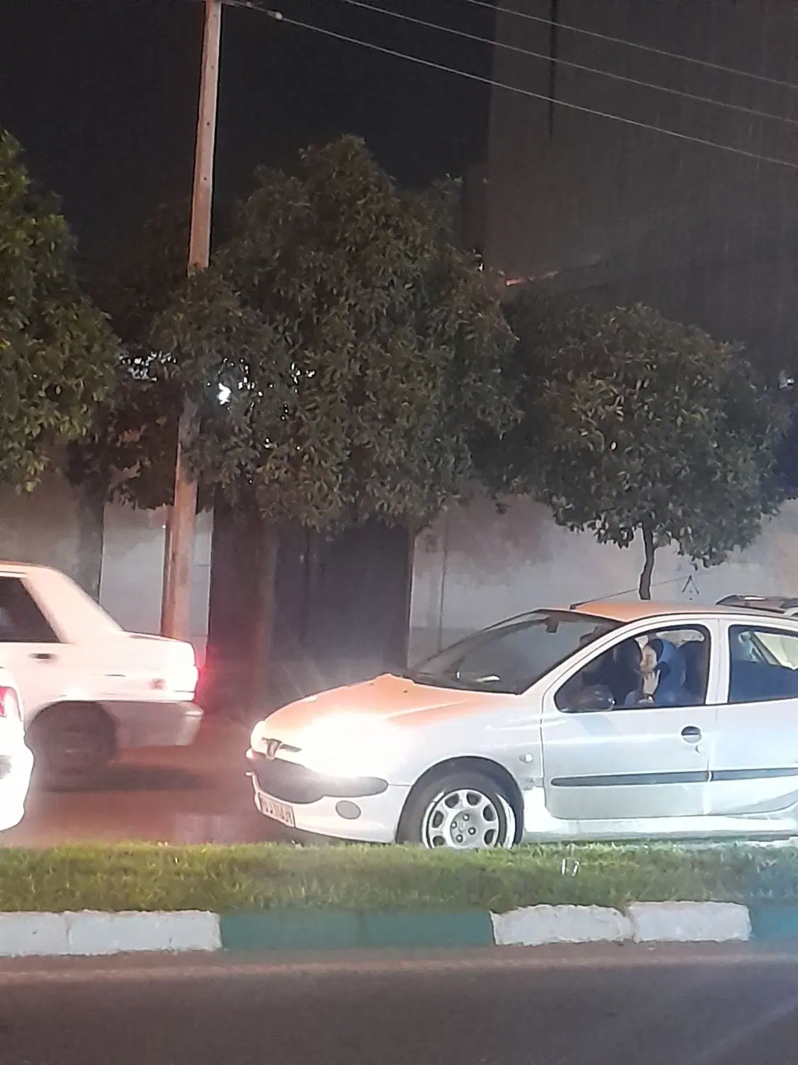 فروش منزل ویلایی حاشیه بلوار کاشانی و کوچه پشتی.