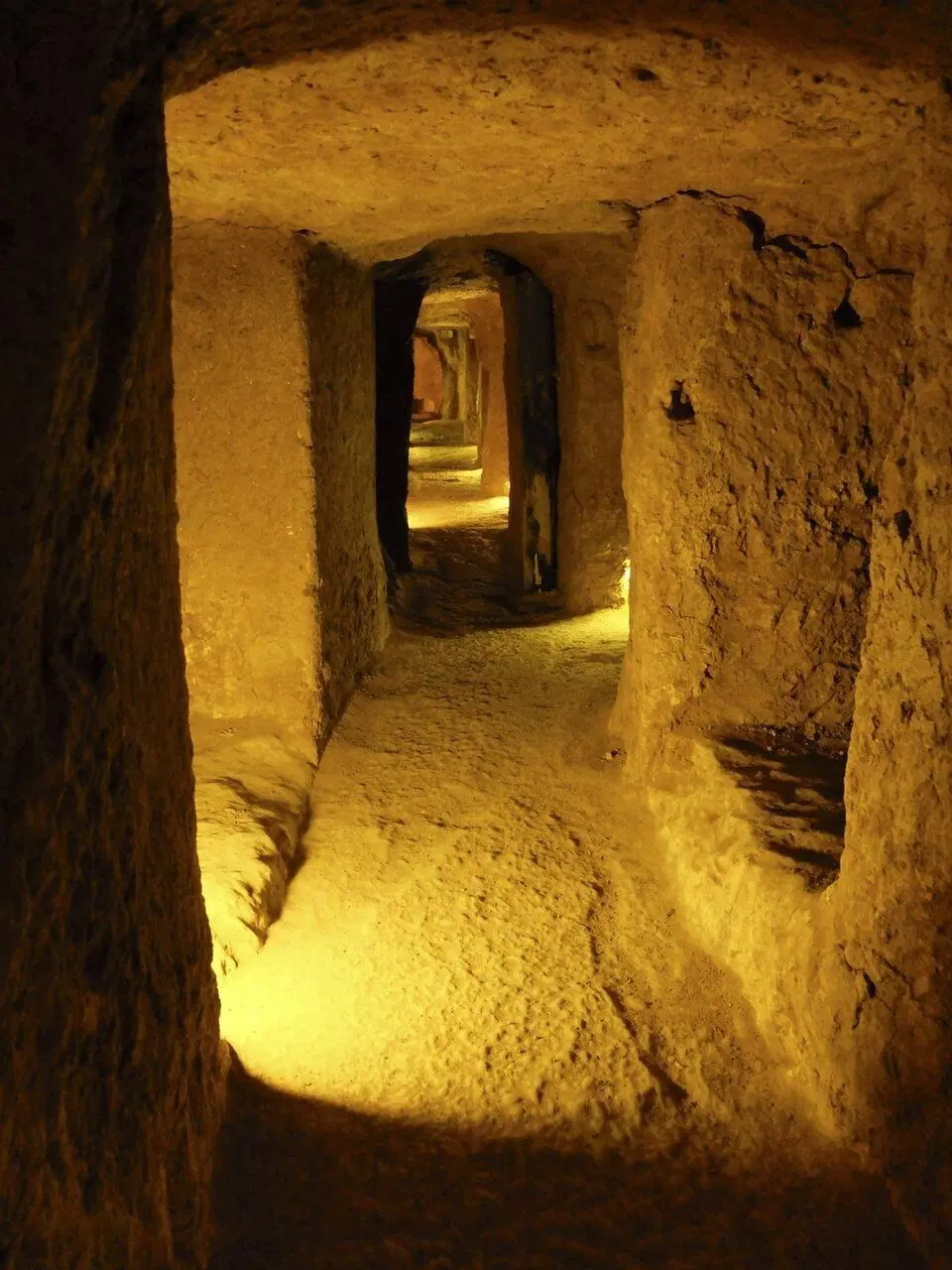 انبار ۱۵۰ متری