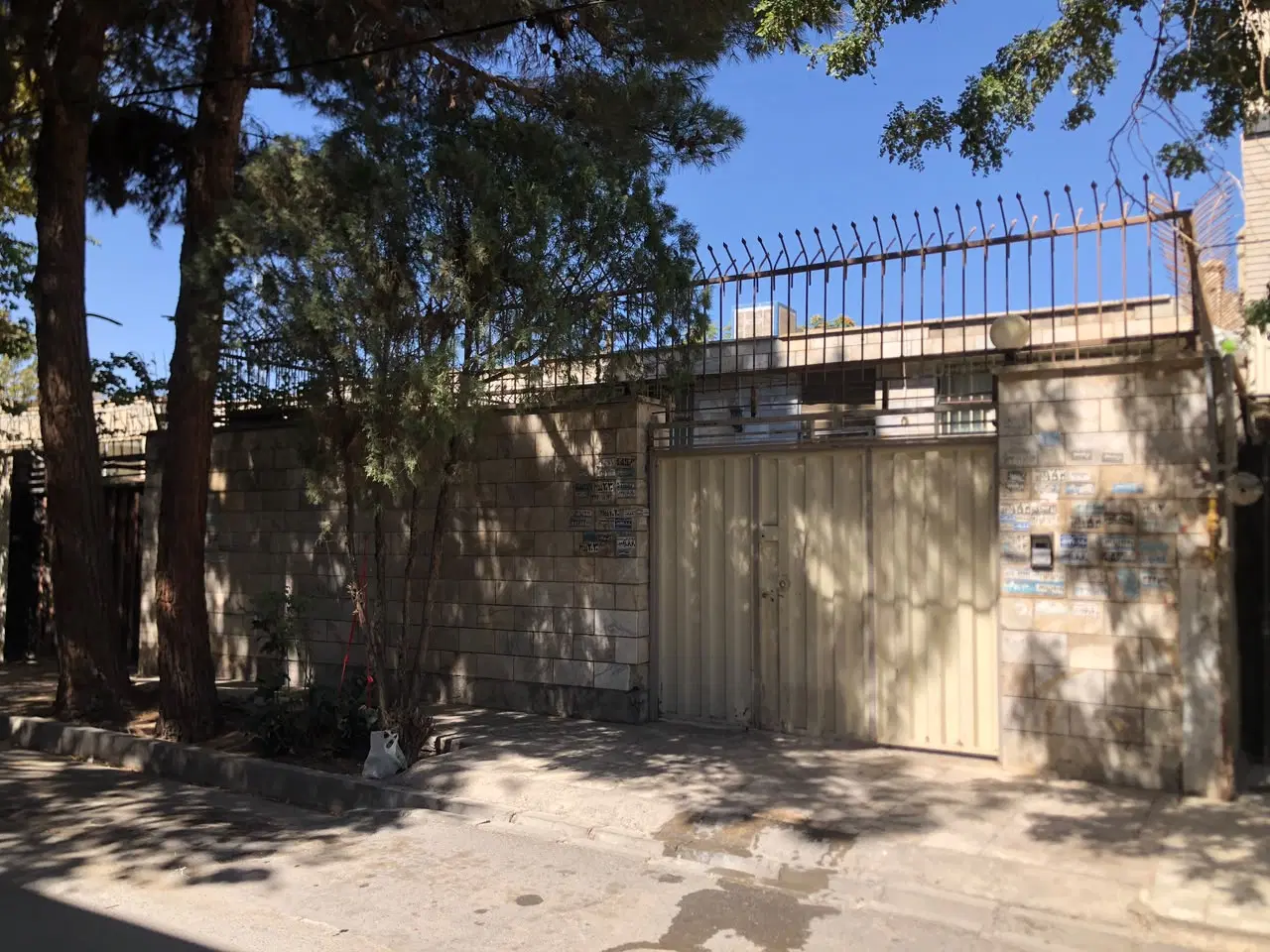 ۲۲۵متر ویلایی آماده ساخت با مجوز بروز