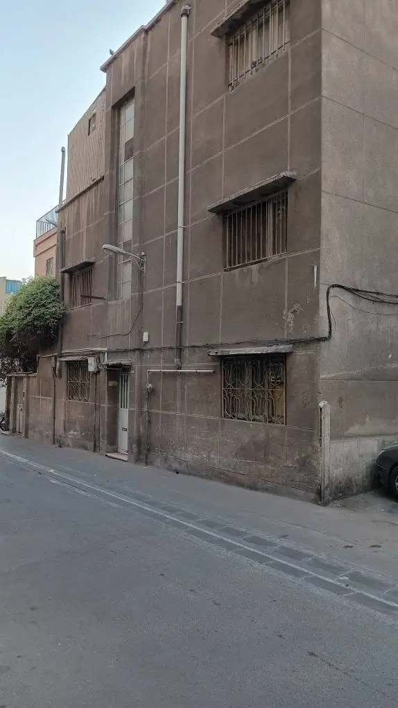 ملک کلنگی  باموقعیت تجاری اداری