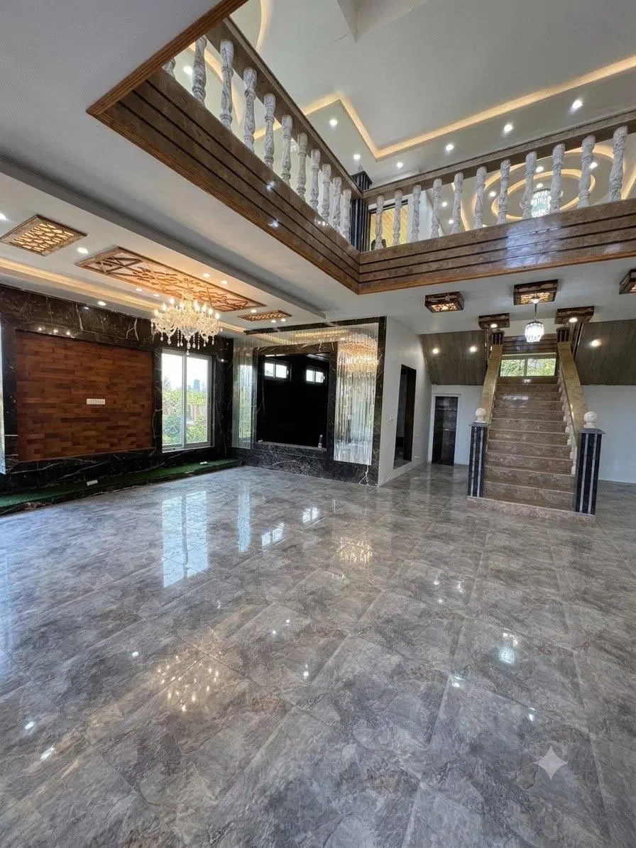 کاخ ویلای نما رومـی استخرداخلی