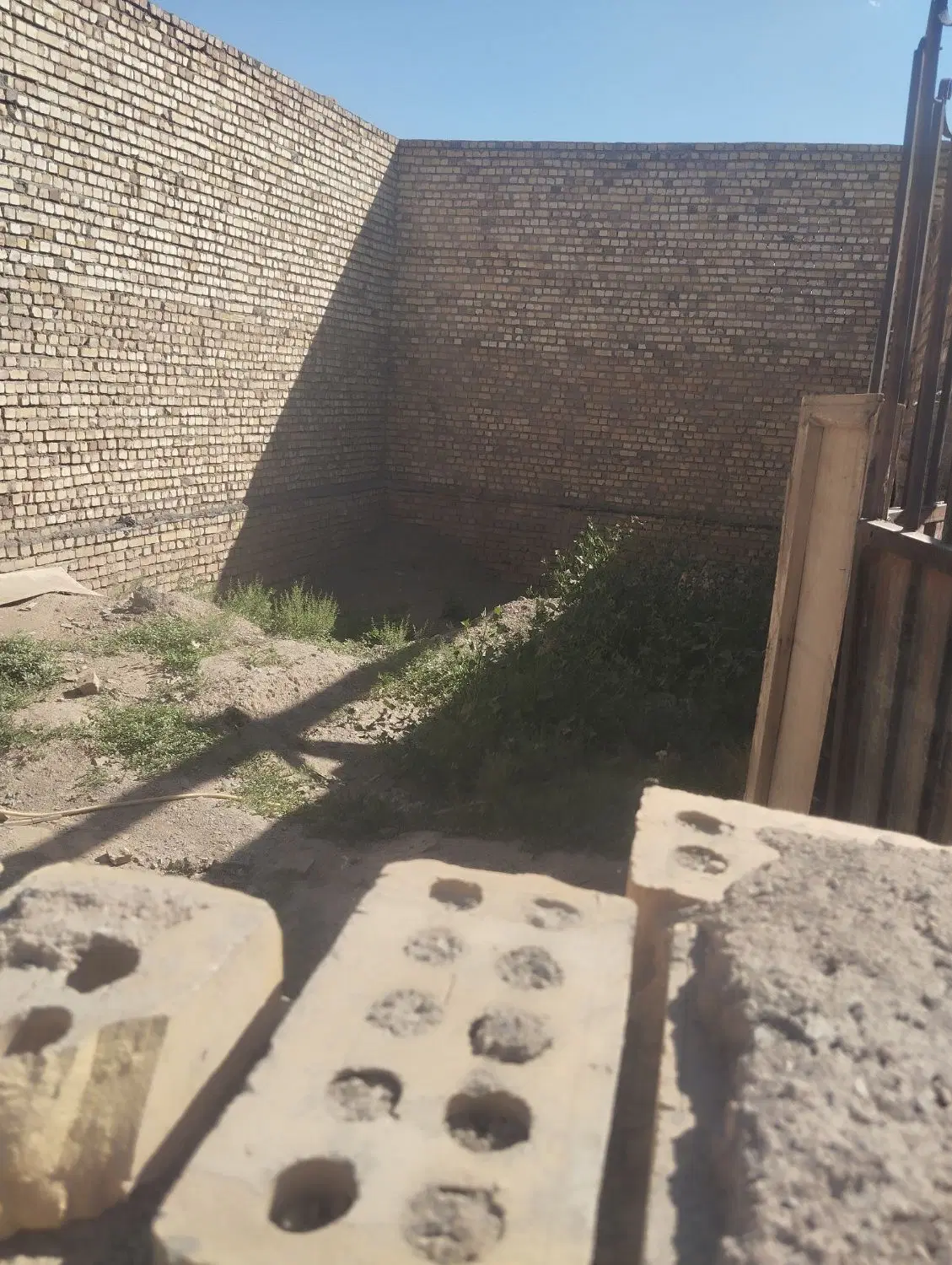 زمین خط کاشمر
