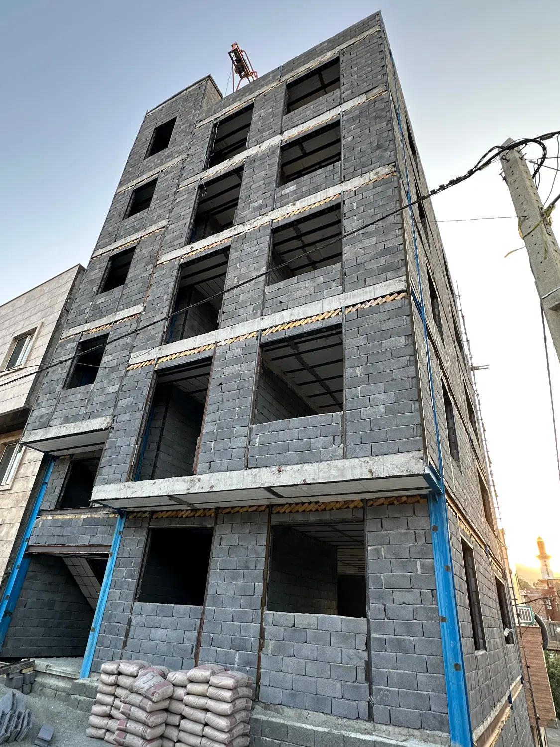سه نبش ۱۳۸متری