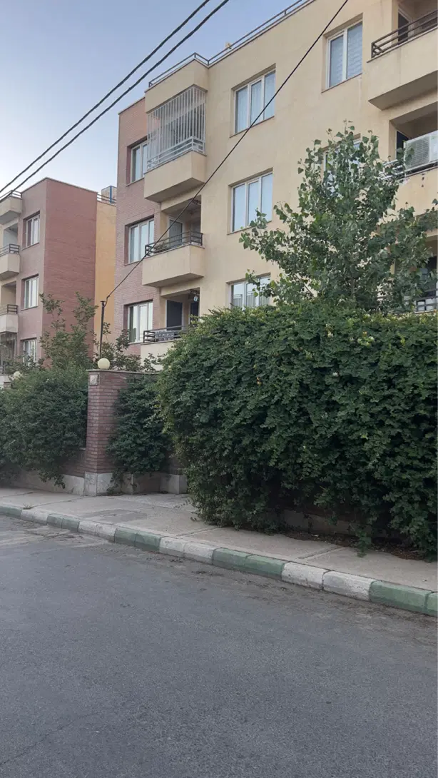 رهن آپارتمان بسیار تمیز فاز ۳