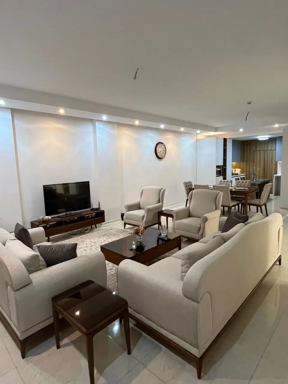 آپارتمان فول لاکچری بر تاپ لوکیشن امیرکبیر