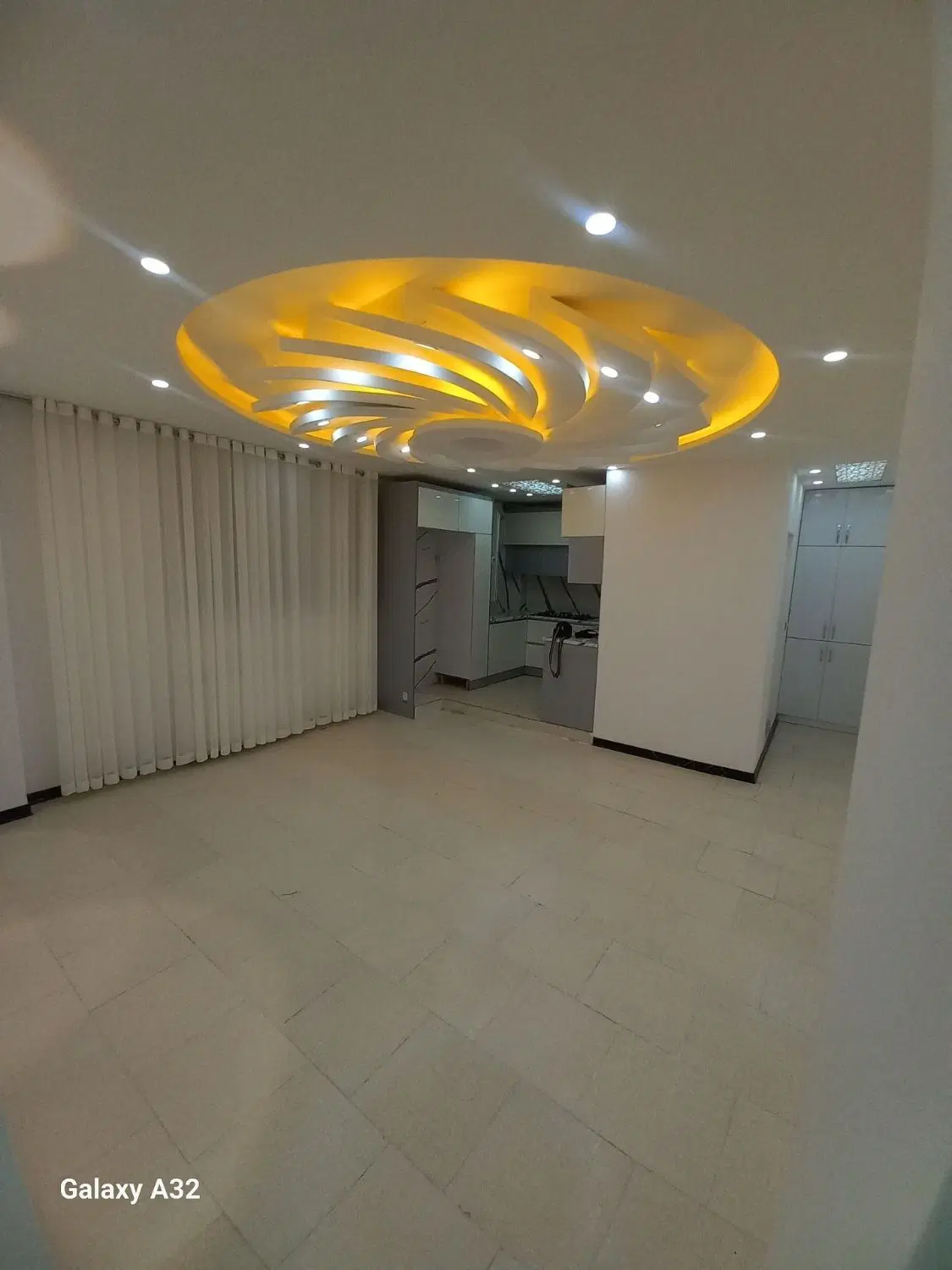 فروش واحد سوپرلاکچری در تاپ‌لوکیشن کوه نور