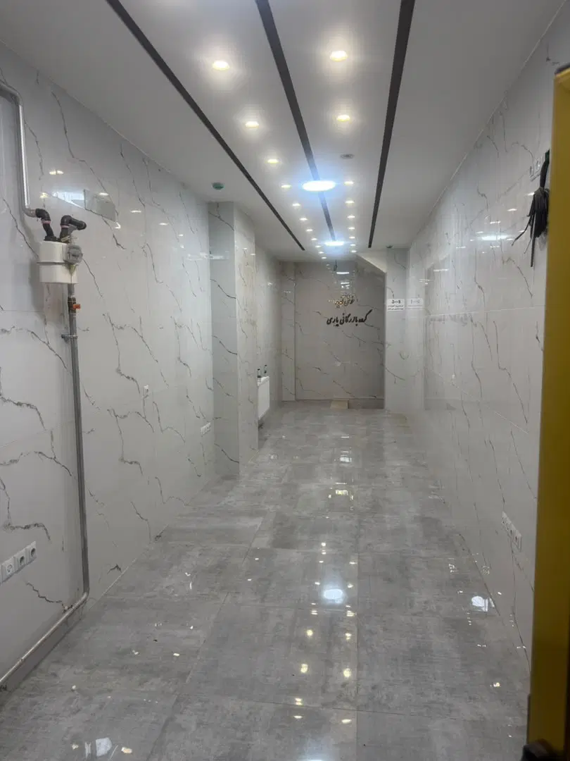 مغازه با زیر زمین  بر خیابان اصلی