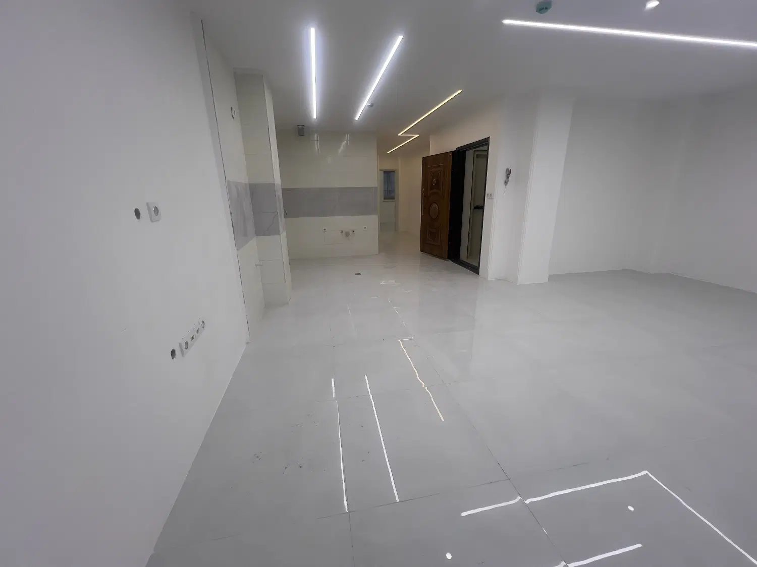 فروش آپارتمان ۹۷ متر نوساز کوی لاله جنوبی