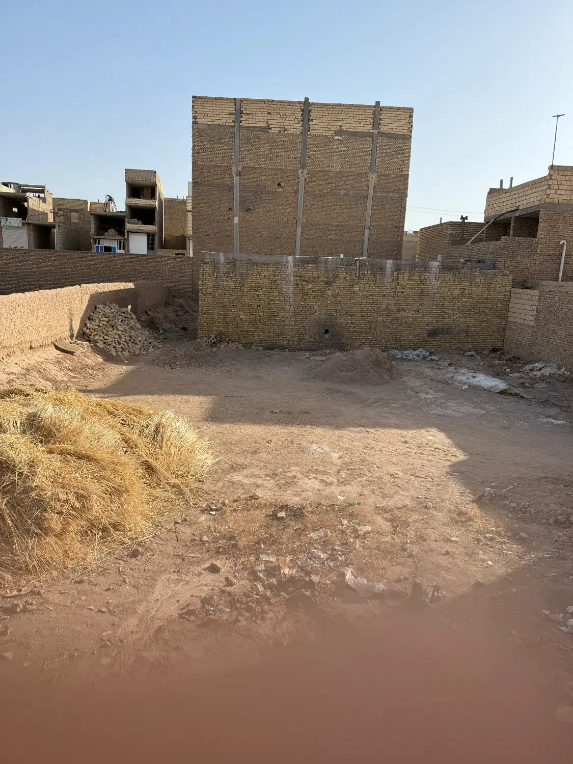 زمین ۱۱۷متری گلشن