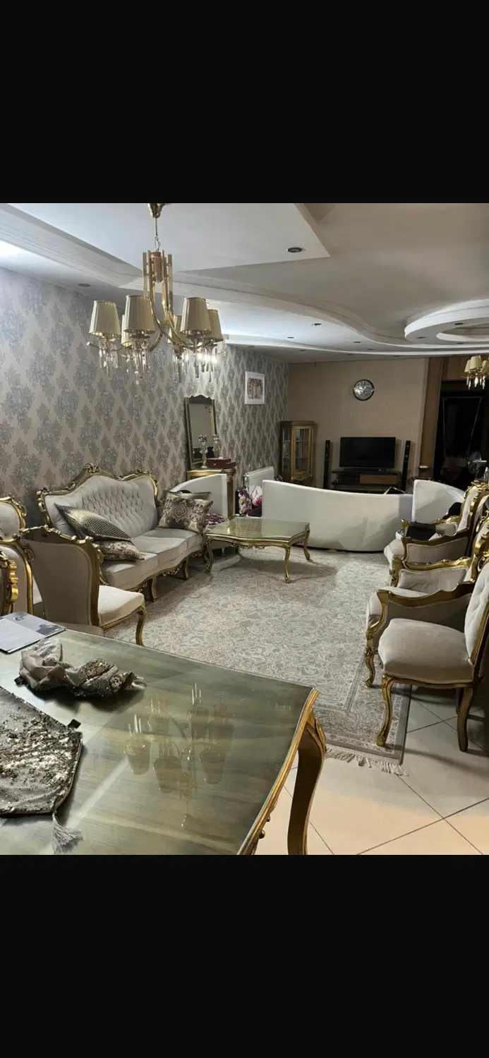 ۱۰۵ متری در فرامرز عباسی