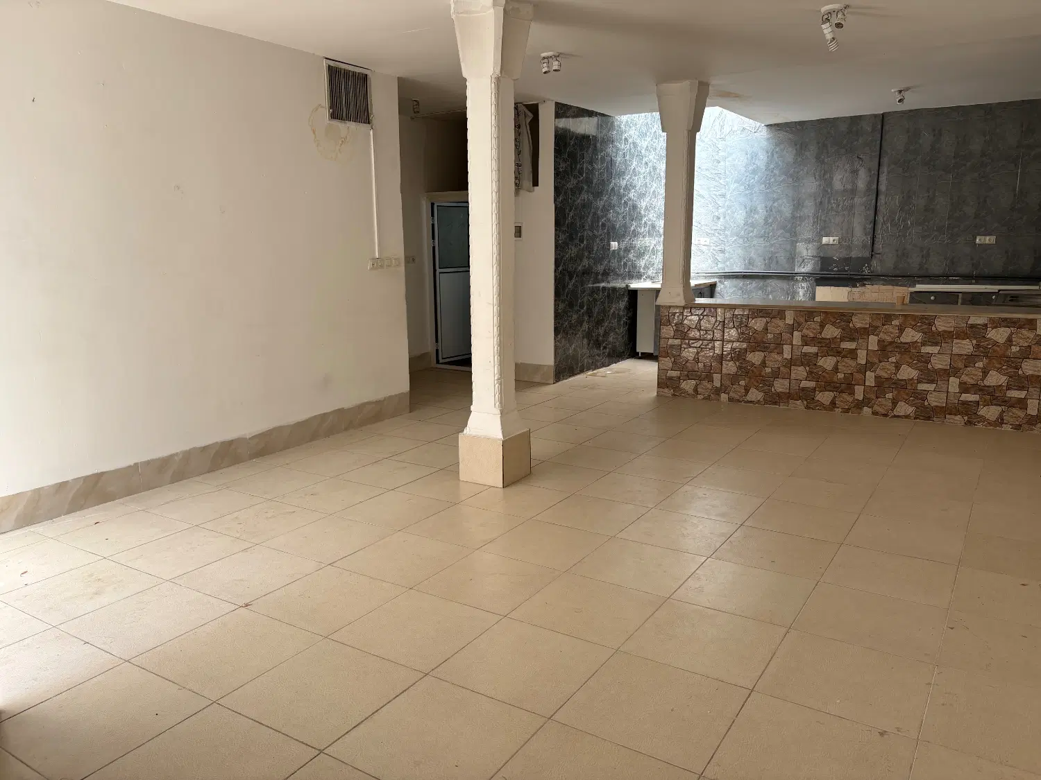 ویلایی اختصاصی ۱۰۰متر مناسب برای اداری