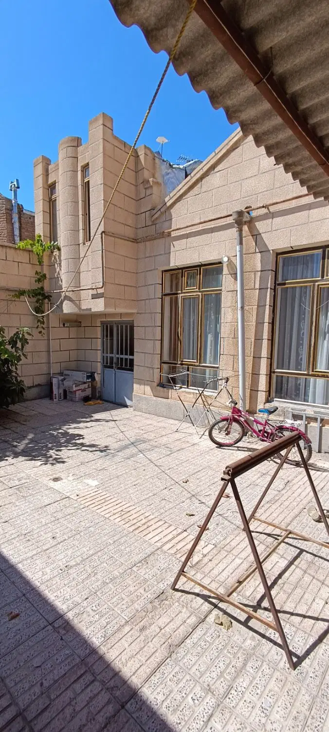 فروش خانه ویلایی در ۱۳ آبان