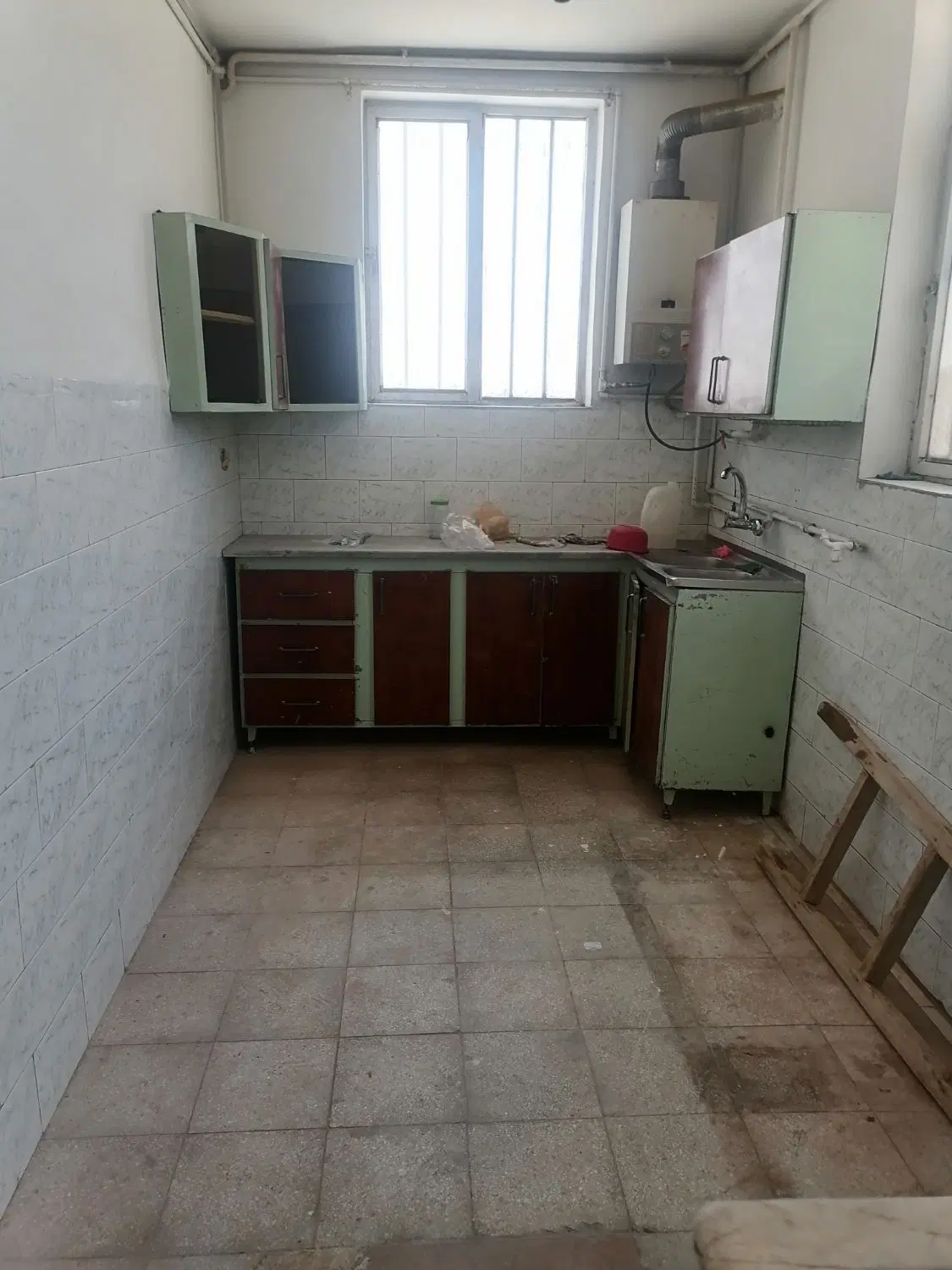 طبقه همکف 60 متری تعاون ایستگاه سوم