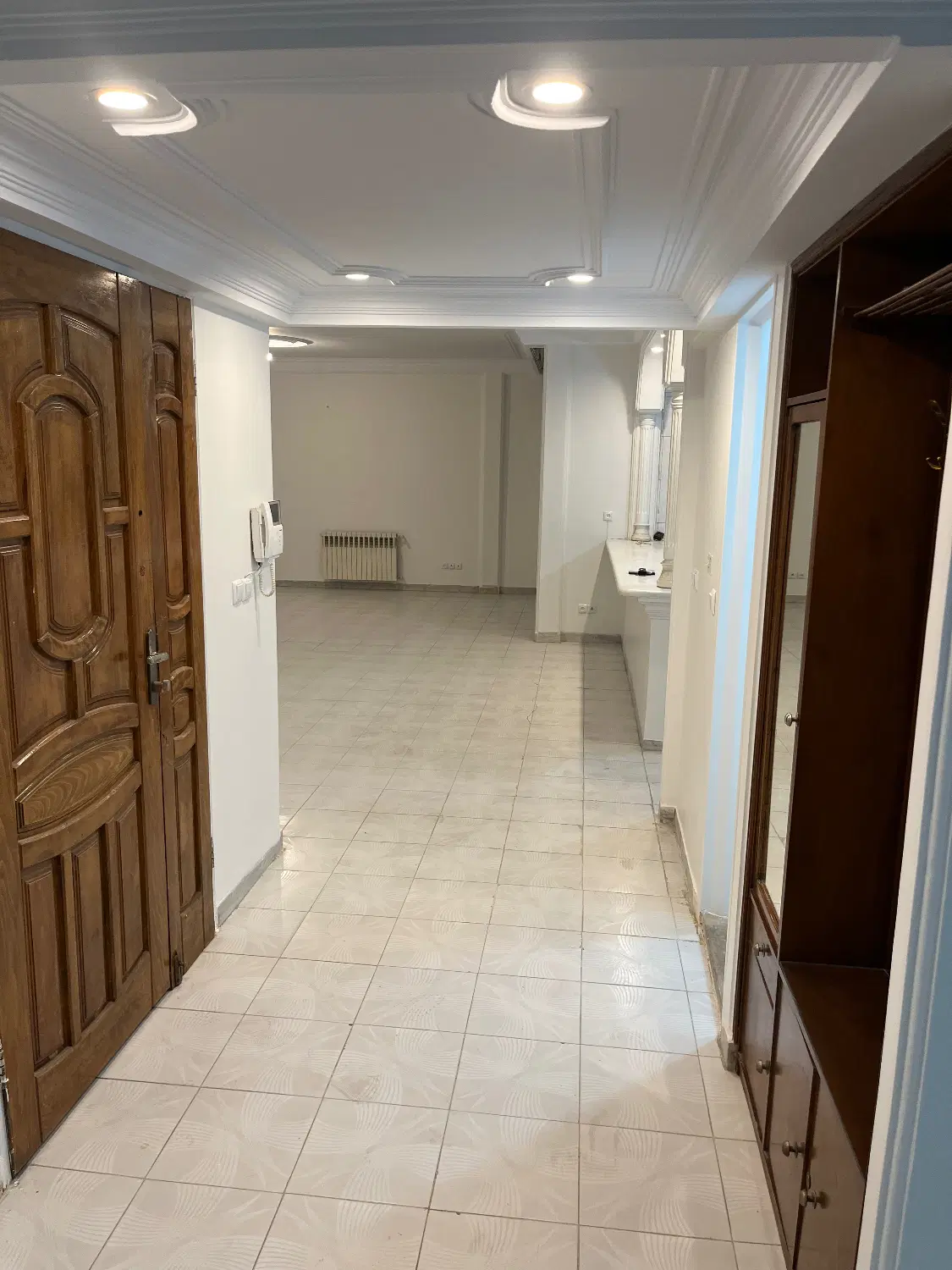 آپارتمان ۱۳۷ متری پاسداران عراقی