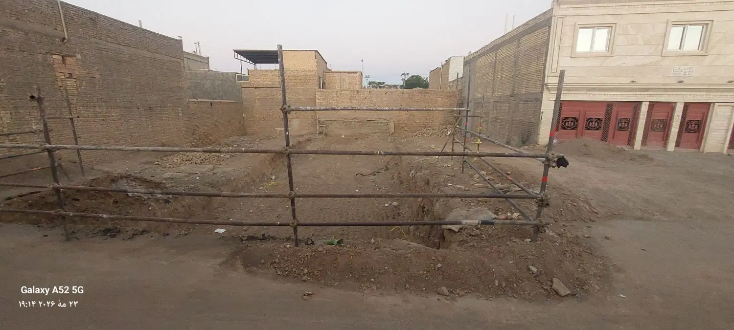 زمین ۱۷۰ متری